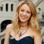 Blake Lively hearts THE GREEN LANTERN